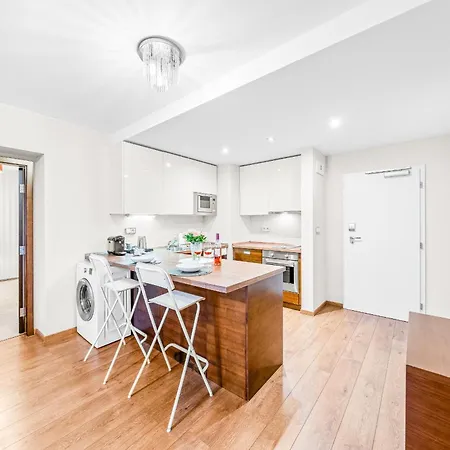 Prostorny Dvoupokojovy 52m2 *